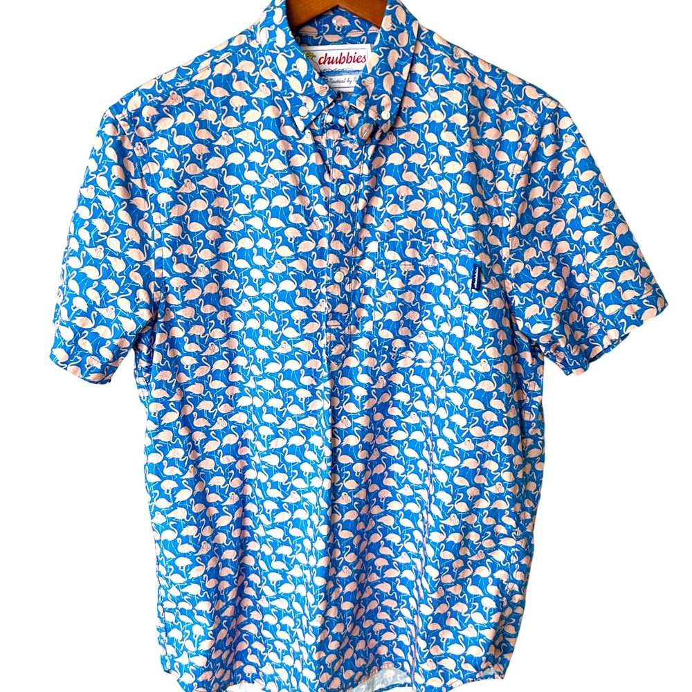 Chubbies Men Medium Blue Pink Flamingo Print Short Sleeve Half Button Down Shirt